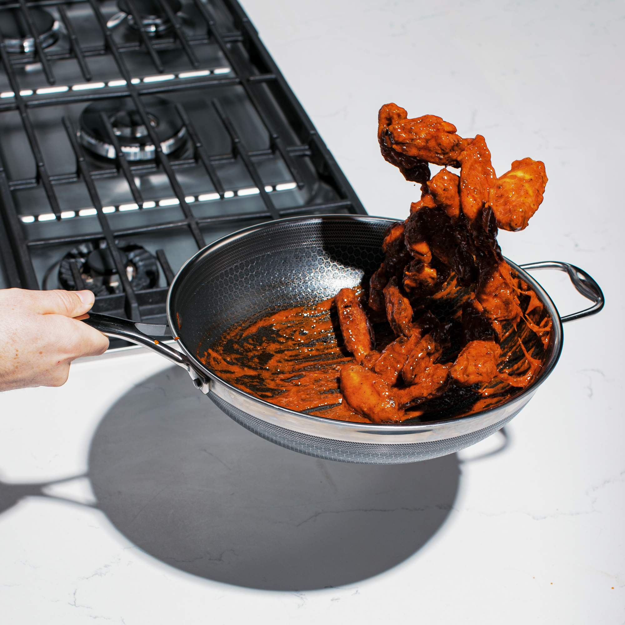 Ceramic vs Cast Iron vs Hybrid: Why HexClad's Cookware Comes Out On Top